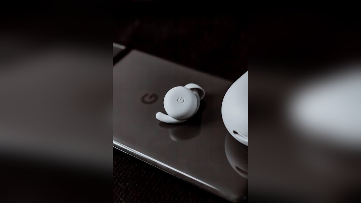 Top 7 Wireless Earbuds for Travel in 2026: Noise Cancelling, Battery Life, and Value Compared